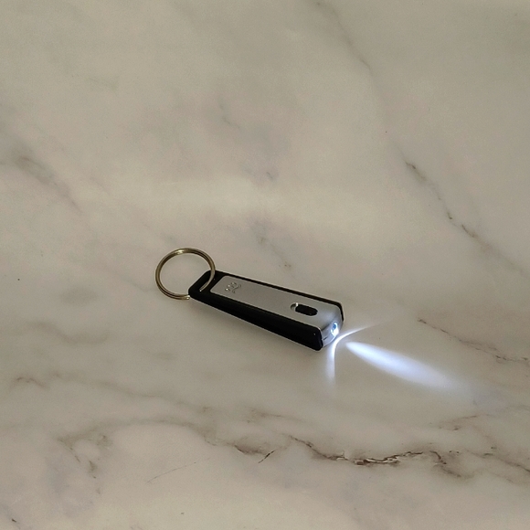 Keychain flash light - Picture 8 of 8